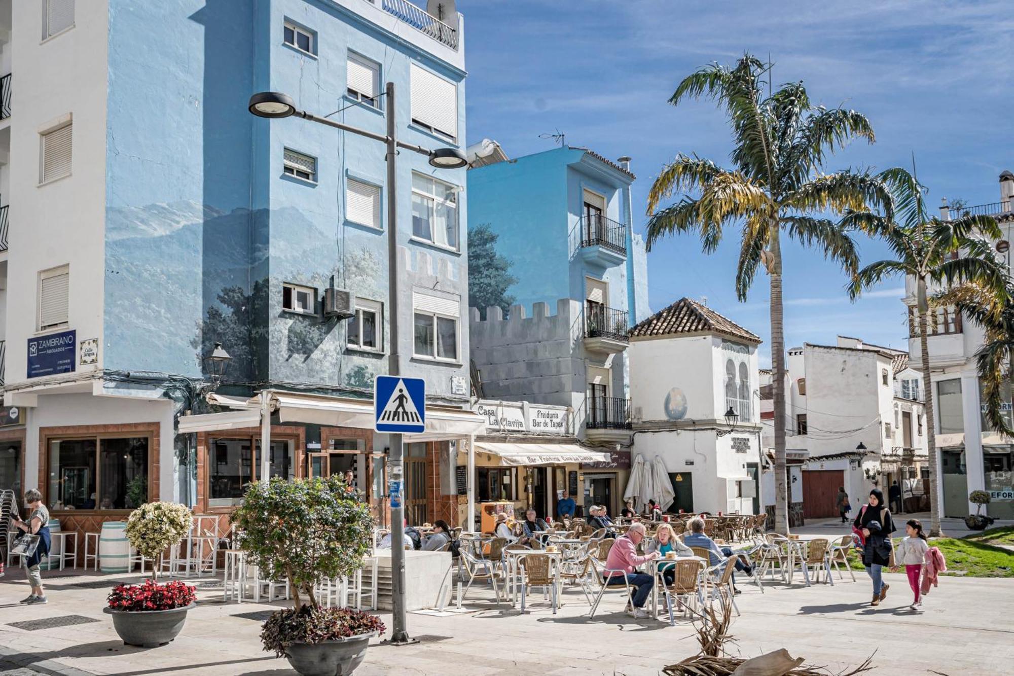 Seaclub Suites Estepona Exterior photo