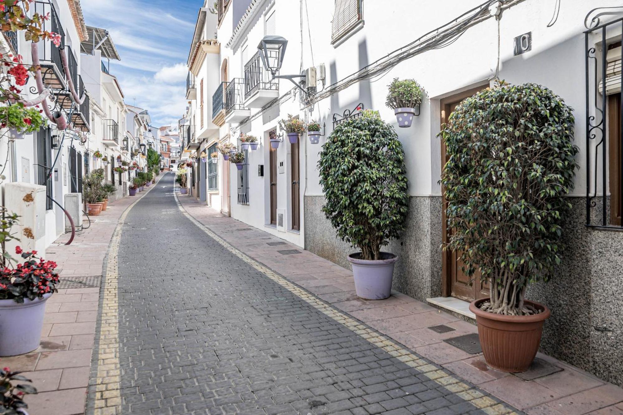 Seaclub Suites Estepona Exterior photo
