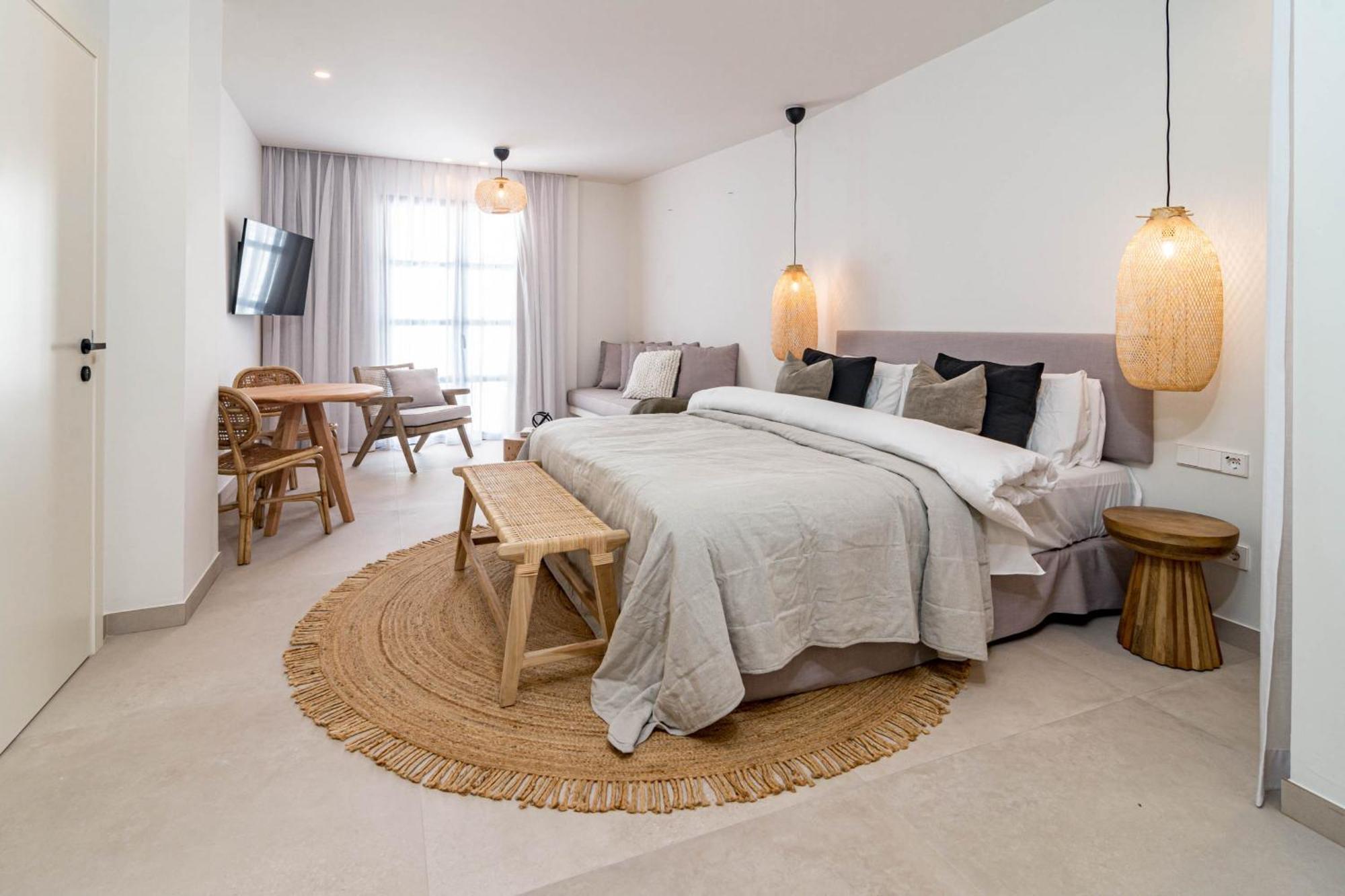 Seaclub Suites Estepona Exterior photo