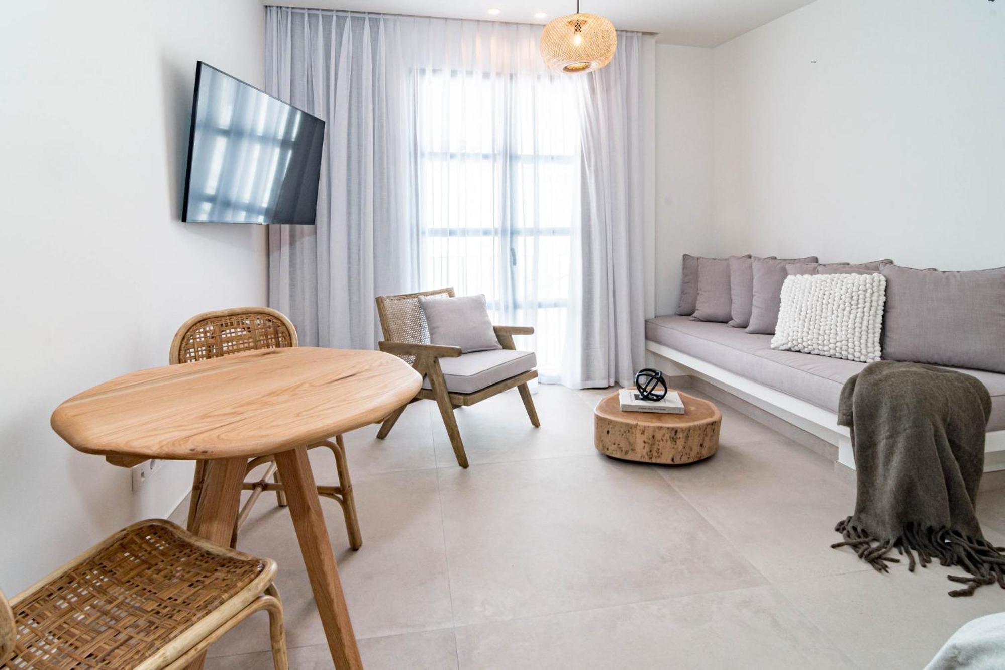 Seaclub Suites Estepona Exterior photo